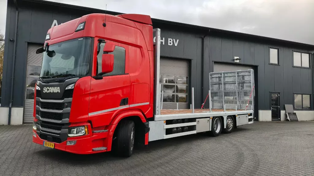 Scania R R410 2021 - 400000KM - NIEUWE LAADBAK - 100 RIJHOOGTE - 6X2 - MACHINETRANSPORT - UNIEK