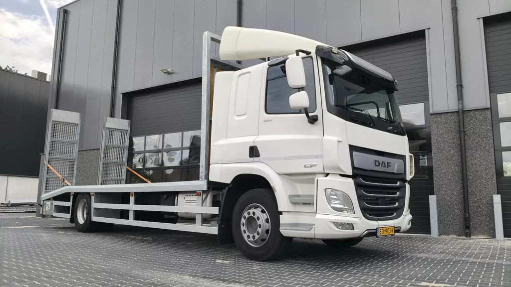 DAF CF 320 M3EN3 - MACHINETRANSPORT - 300000KM - NEW PLATFORM